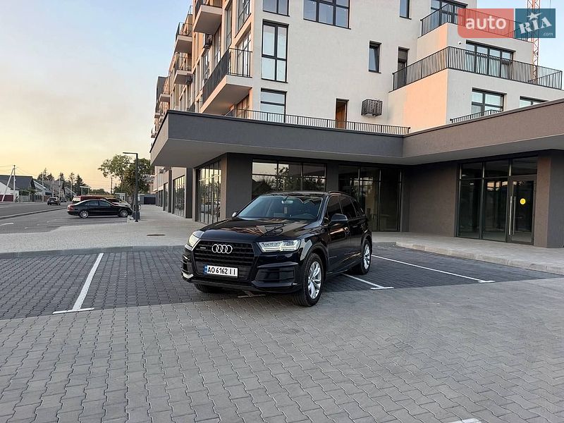 Позашляховик / Кросовер Audi Q7 2016 в Виноградові