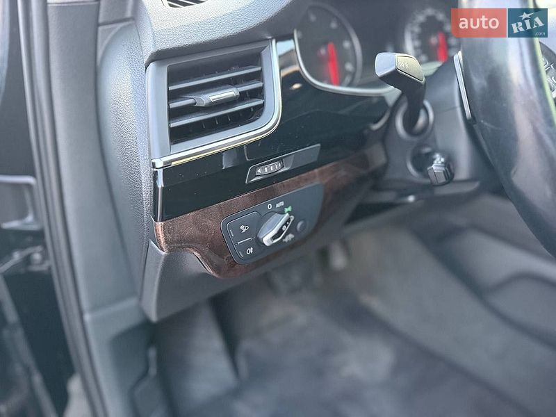 Позашляховик / Кросовер Audi Q7 2016 в Виноградові