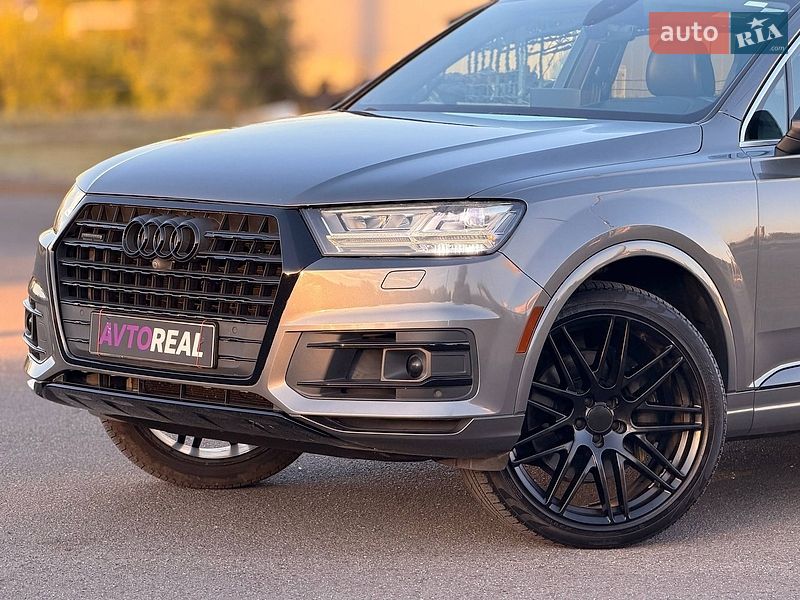Внедорожник / Кроссовер Audi Q7 2016 в Кривом Роге