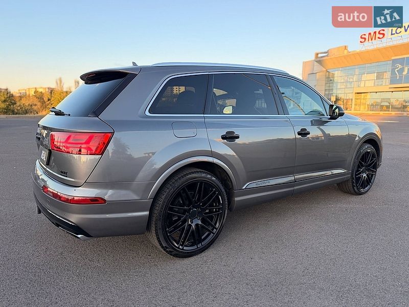 Внедорожник / Кроссовер Audi Q7 2016 в Кривом Роге