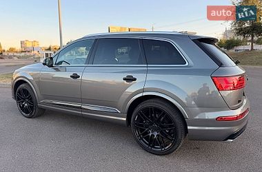 Внедорожник / Кроссовер Audi Q7 2016 в Кривом Роге