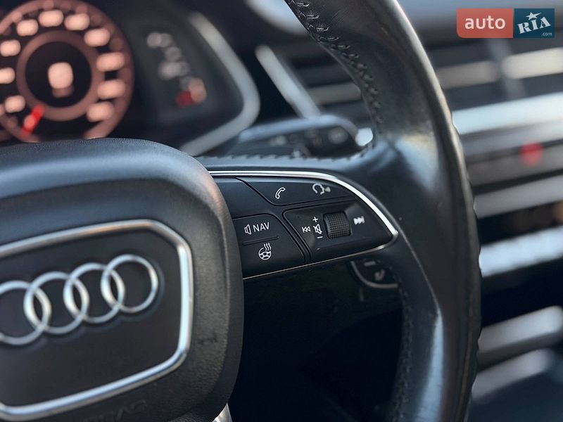 Внедорожник / Кроссовер Audi Q7 2016 в Кривом Роге