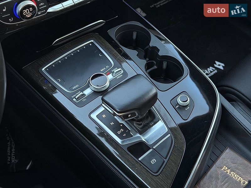 Внедорожник / Кроссовер Audi Q7 2016 в Кривом Роге