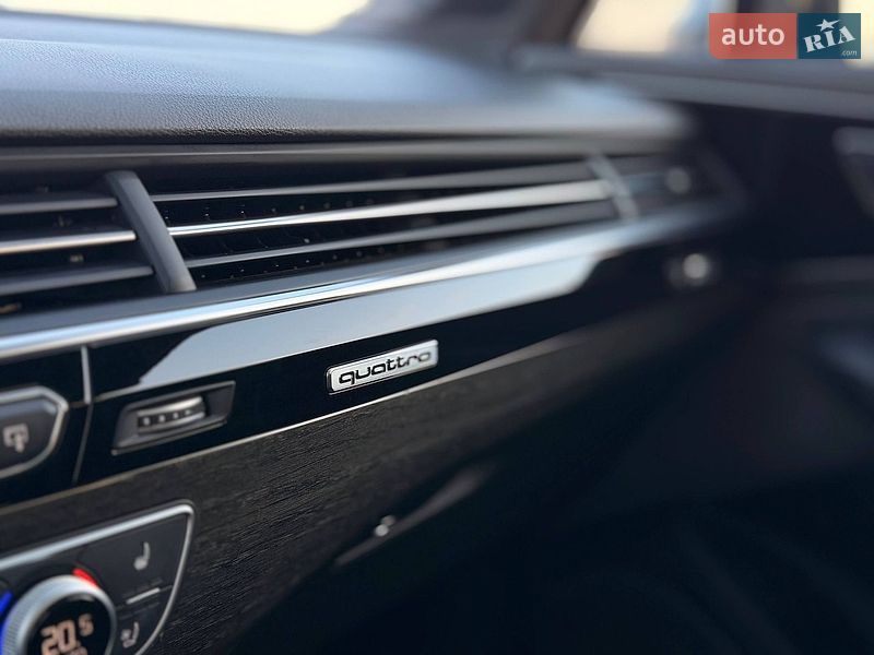 Внедорожник / Кроссовер Audi Q7 2016 в Кривом Роге