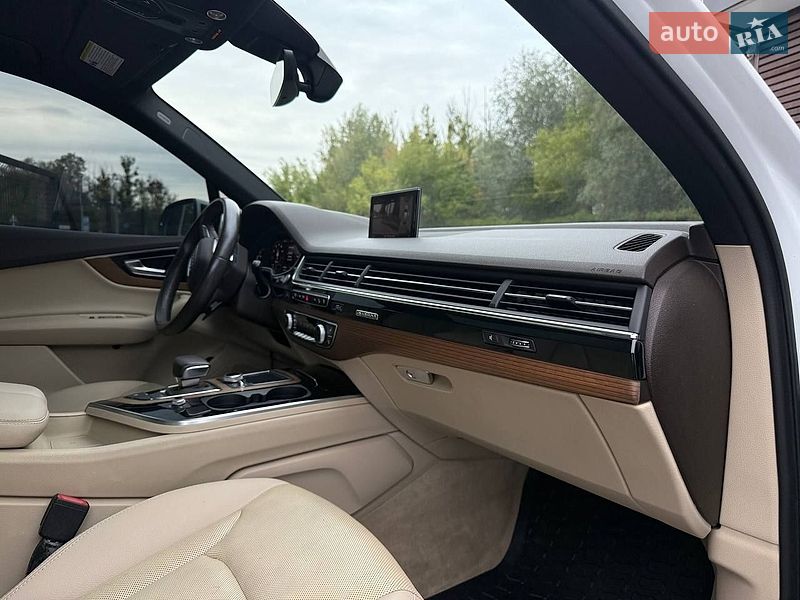 Внедорожник / Кроссовер Audi Q7 2016 в Львове
