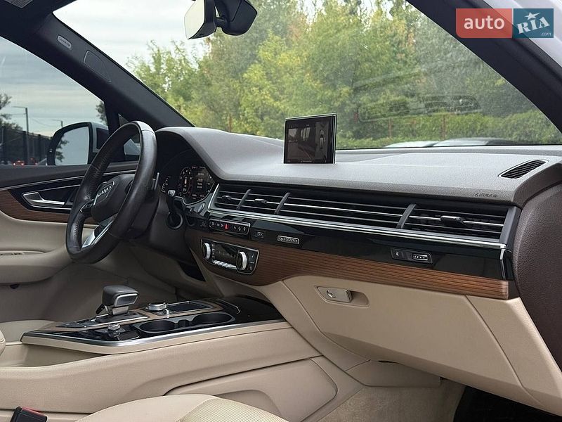 Внедорожник / Кроссовер Audi Q7 2016 в Львове
