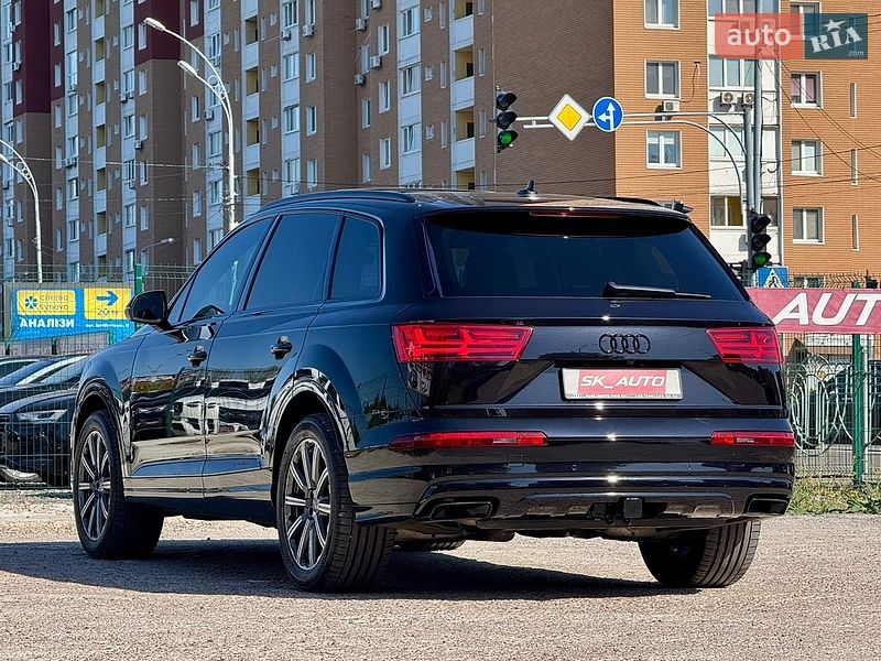 Позашляховик / Кросовер Audi Q7 2018 в Києві
