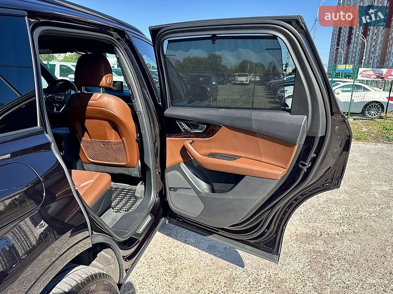 Позашляховик / Кросовер Audi Q7 2018 в Києві