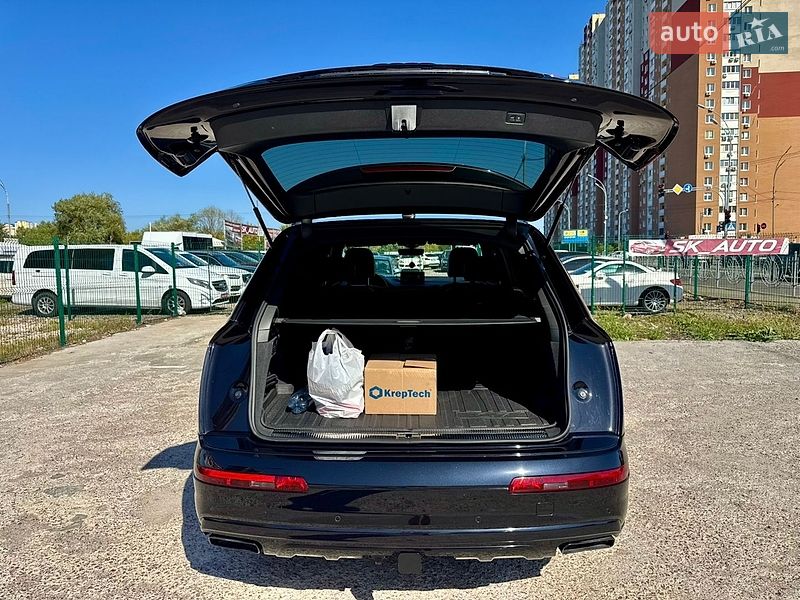 Позашляховик / Кросовер Audi Q7 2018 в Києві