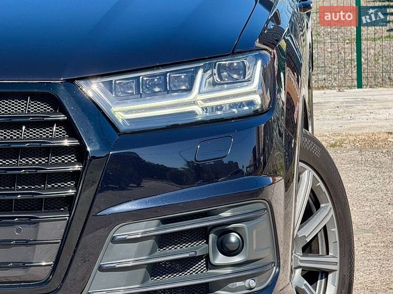 Позашляховик / Кросовер Audi Q7 2018 в Києві