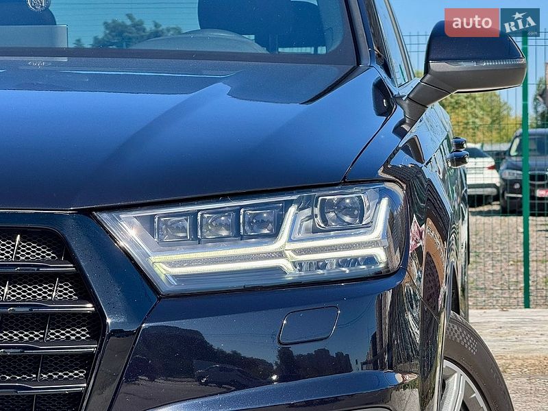 Позашляховик / Кросовер Audi Q7 2018 в Києві