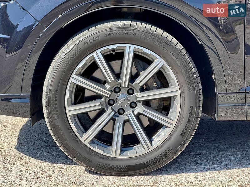 Позашляховик / Кросовер Audi Q7 2018 в Києві