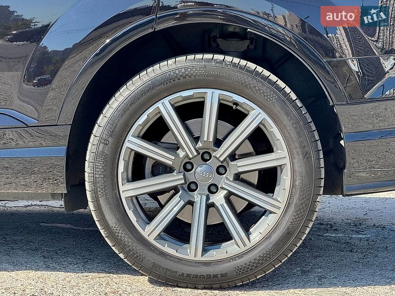 Позашляховик / Кросовер Audi Q7 2018 в Києві