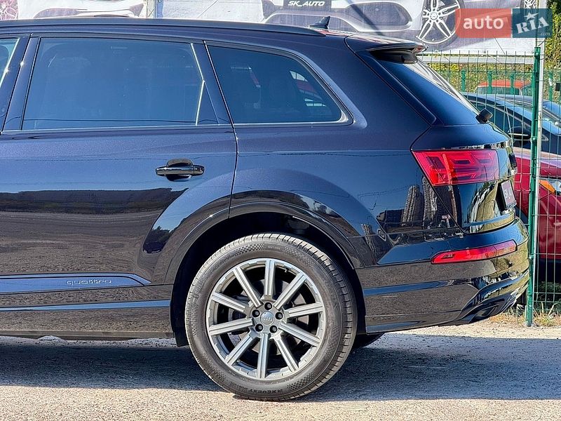Позашляховик / Кросовер Audi Q7 2018 в Києві