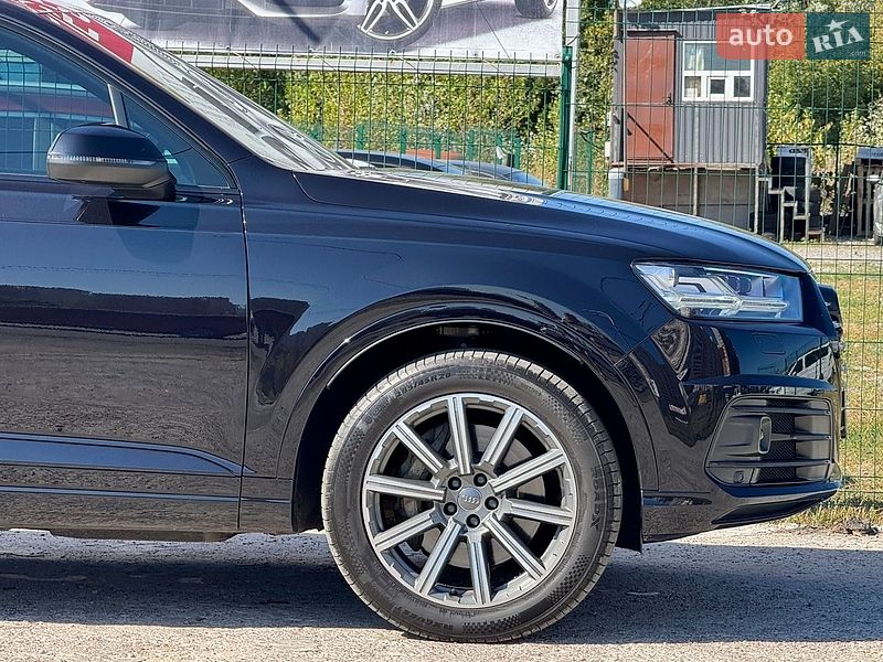 Позашляховик / Кросовер Audi Q7 2018 в Києві