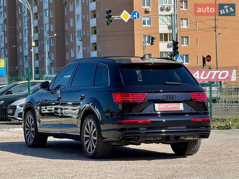 Позашляховик / Кросовер Audi Q7 2018 в Києві