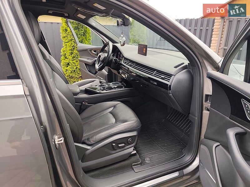 Внедорожник / Кроссовер Audi Q7 2016 в Звягеле