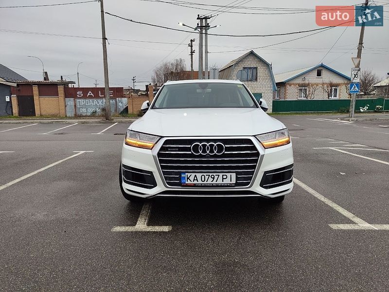 Позашляховик / Кросовер Audi Q7 2016 в Києві