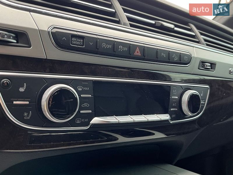 Позашляховик / Кросовер Audi Q7 2018 в Стрию