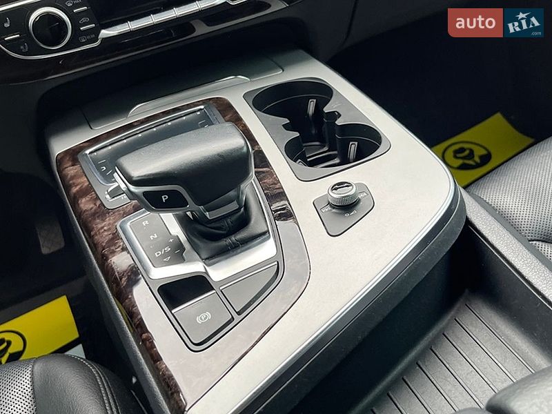 Позашляховик / Кросовер Audi Q7 2018 в Стрию