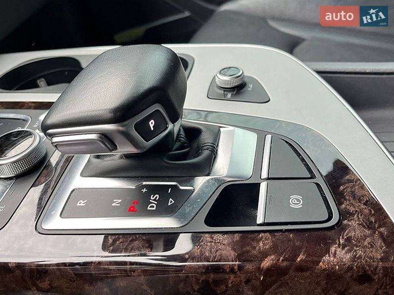 Позашляховик / Кросовер Audi Q7 2018 в Стрию