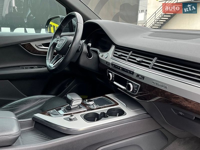Позашляховик / Кросовер Audi Q7 2018 в Стрию