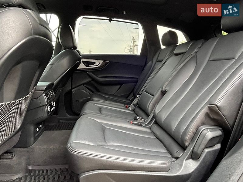 Позашляховик / Кросовер Audi Q7 2018 в Стрию