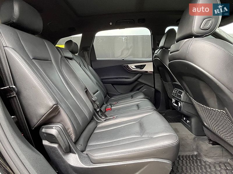Позашляховик / Кросовер Audi Q7 2018 в Стрию