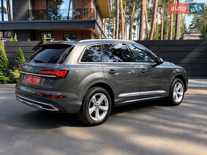 Внедорожник / Кроссовер Audi Q7 2020 в Киеве
