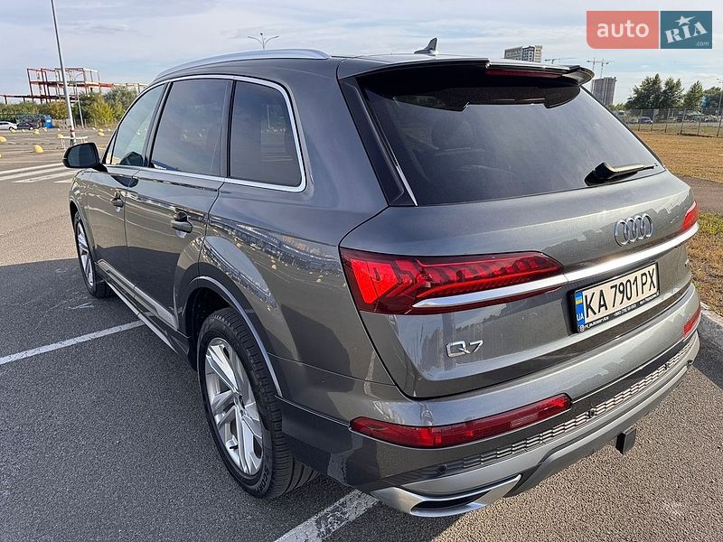 Внедорожник / Кроссовер Audi Q7 2021 в Киеве