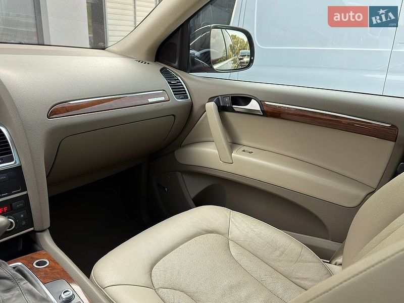 Позашляховик / Кросовер Audi Q7 2013 в Чернівцях фото 20 Позашляховик / Кросовер Audi Q7 2013 в Чернівцях