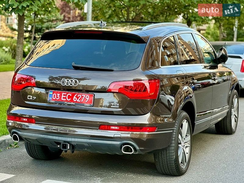 Позашляховик / Кросовер Audi Q7 2013 в Києві