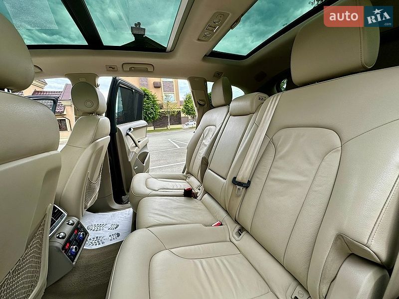 Позашляховик / Кросовер Audi Q7 2013 в Києві
