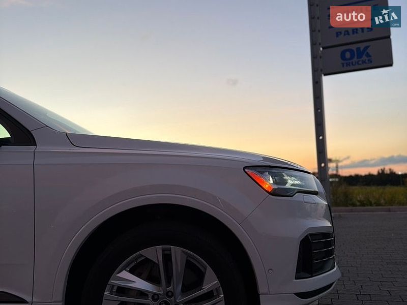 Позашляховик / Кросовер Audi Q7 2022 в Львові