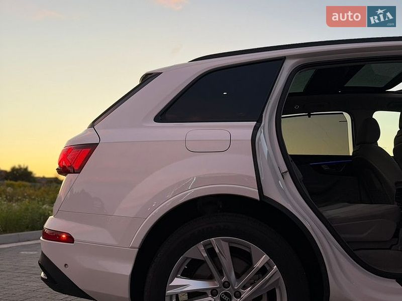 Позашляховик / Кросовер Audi Q7 2022 в Львові