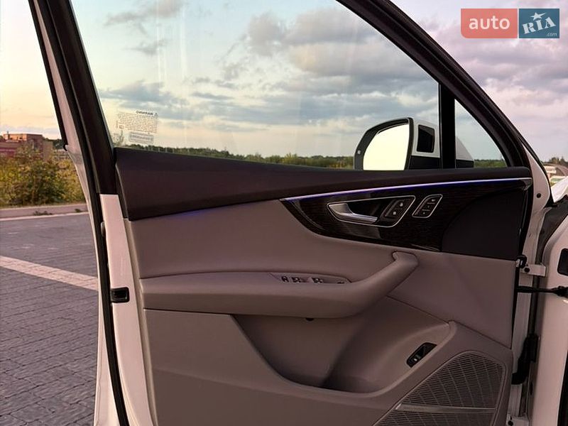 Позашляховик / Кросовер Audi Q7 2022 в Львові
