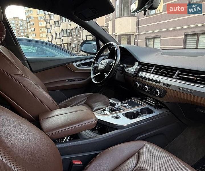 Позашляховик / Кросовер Audi Q7 2017 в Києві