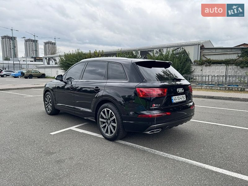 Внедорожник / Кроссовер Audi Q7 2016 в Киеве