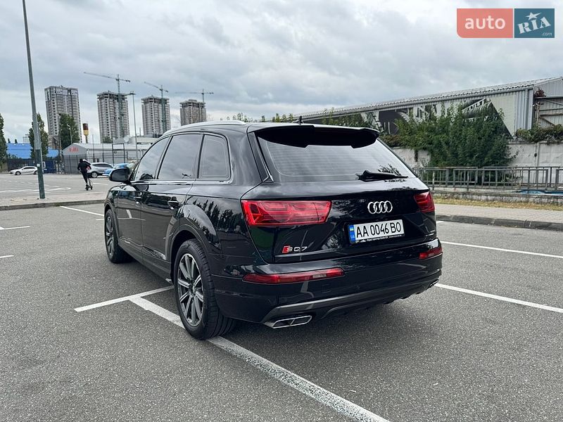 Внедорожник / Кроссовер Audi Q7 2016 в Киеве