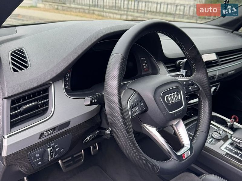 Внедорожник / Кроссовер Audi Q7 2016 в Киеве
