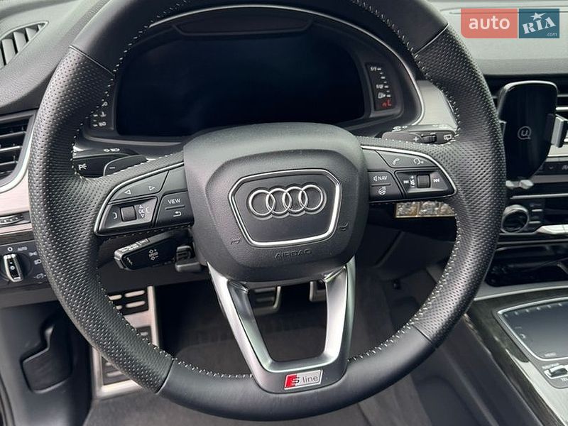 Внедорожник / Кроссовер Audi Q7 2016 в Киеве
