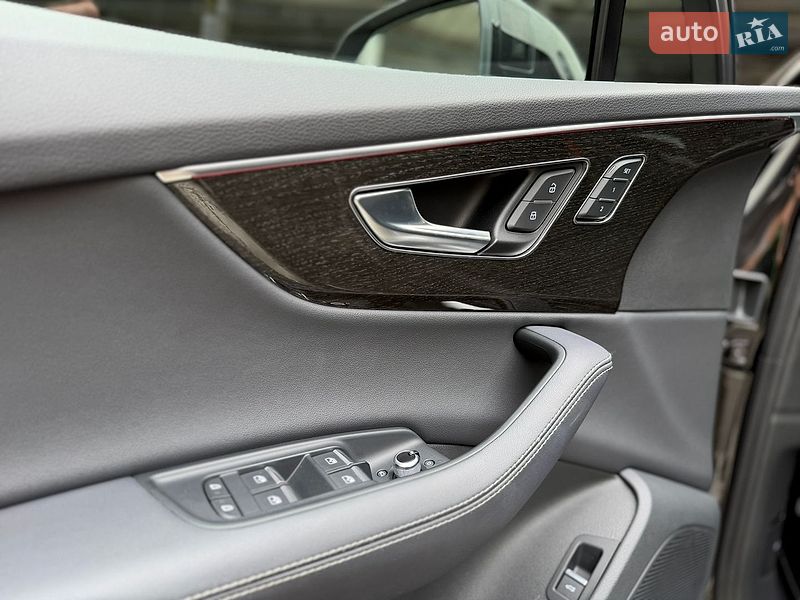 Позашляховик / Кросовер Audi Q7 2025 в Києві
