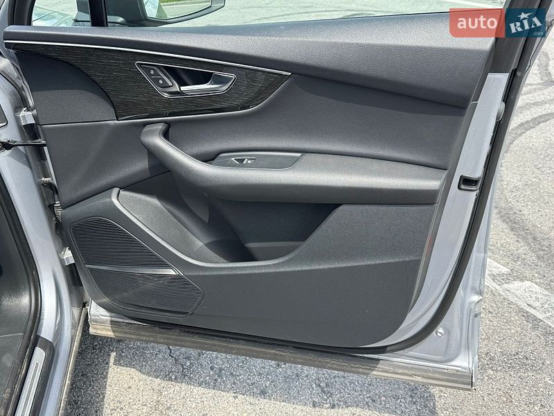 Внедорожник / Кроссовер Audi Q7 2021 в Полтаве