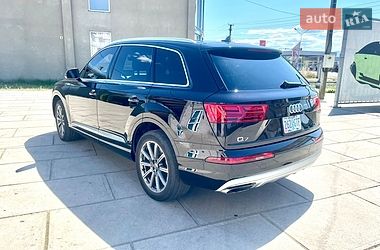Позашляховик / Кросовер Audi Q7 2017 в Хусті