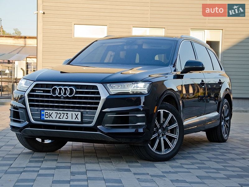Позашляховик / Кросовер Audi Q7 2016 в Сарнах