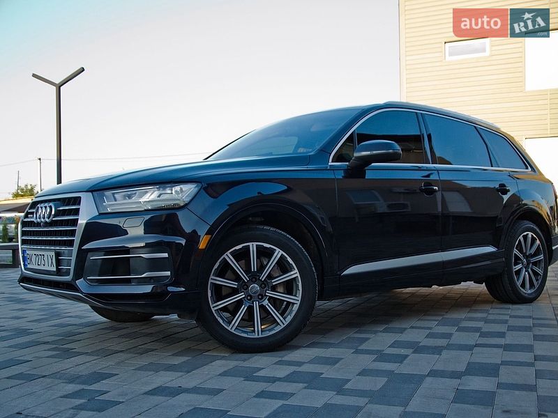 Позашляховик / Кросовер Audi Q7 2016 в Сарнах