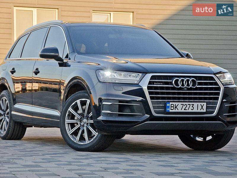 Позашляховик / Кросовер Audi Q7 2016 в Сарнах