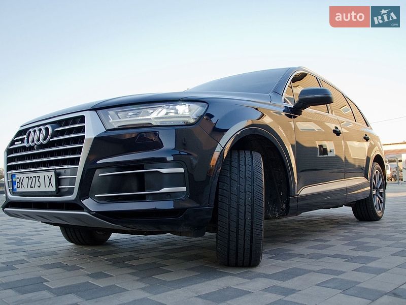 Позашляховик / Кросовер Audi Q7 2016 в Сарнах