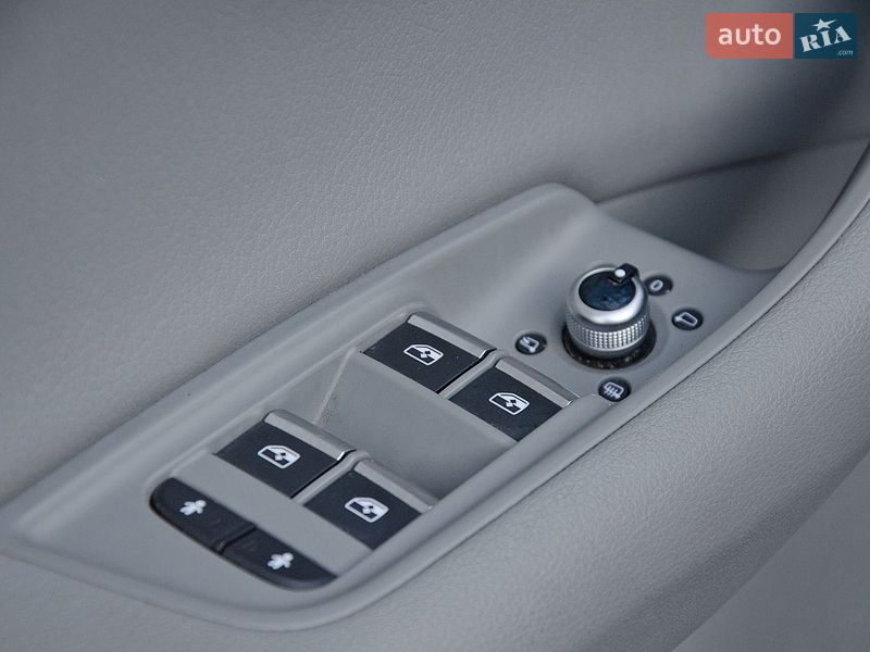 Позашляховик / Кросовер Audi Q7 2016 в Сарнах