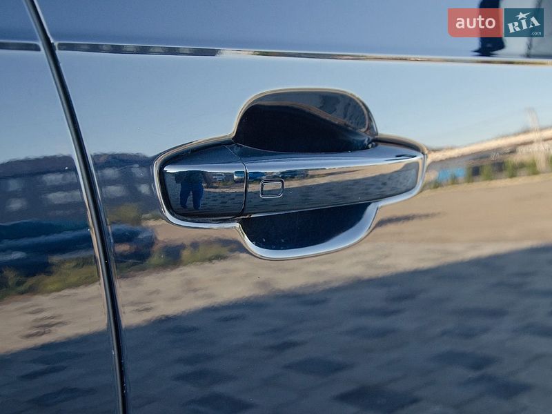 Позашляховик / Кросовер Audi Q7 2016 в Сарнах